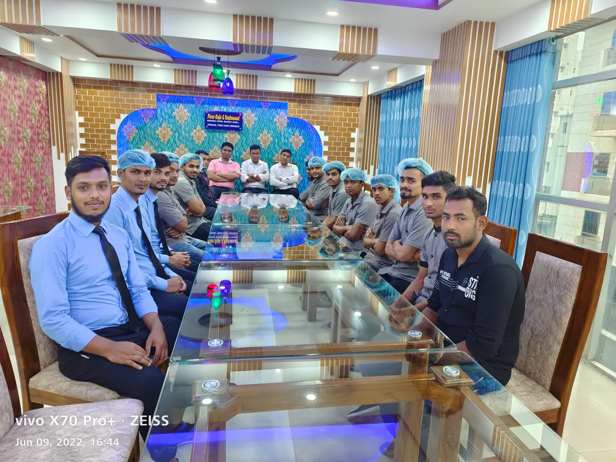 Noor Cafe & Restaurant