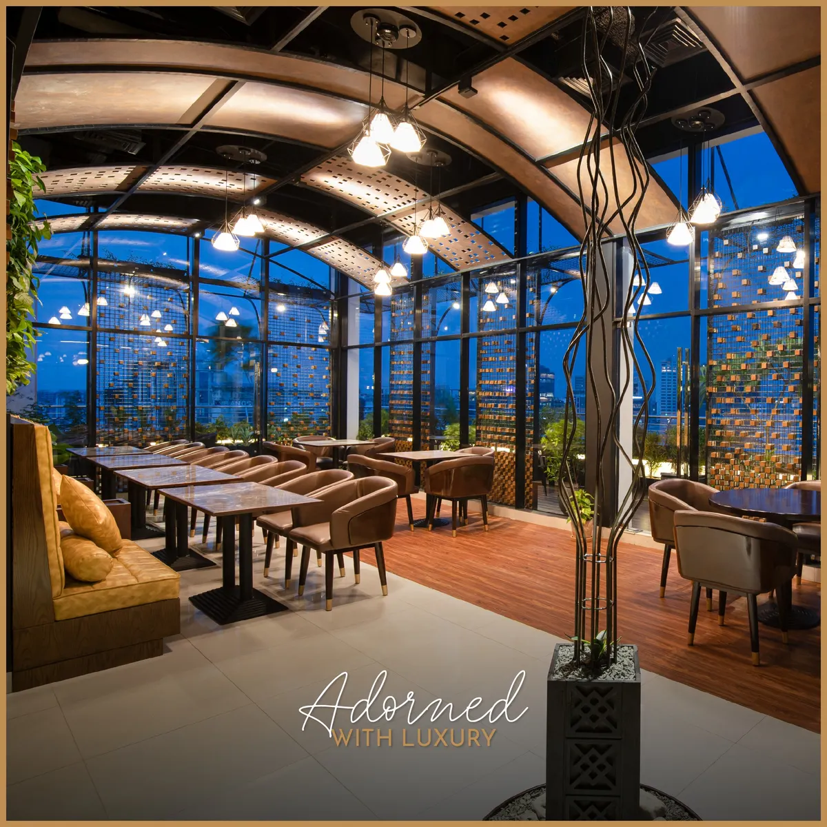 Zephyr Restaurant & Lounge — interior