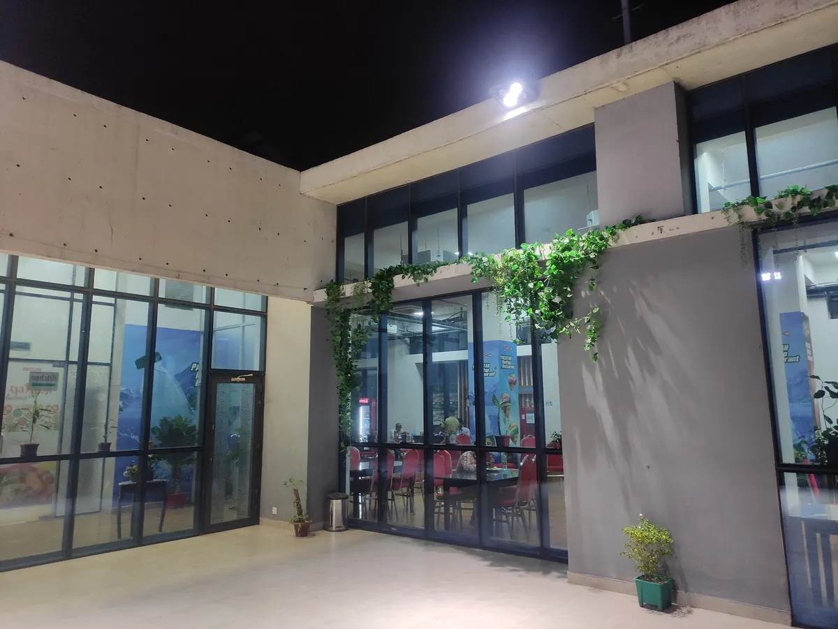 Parjatan Rooftop Restaurant