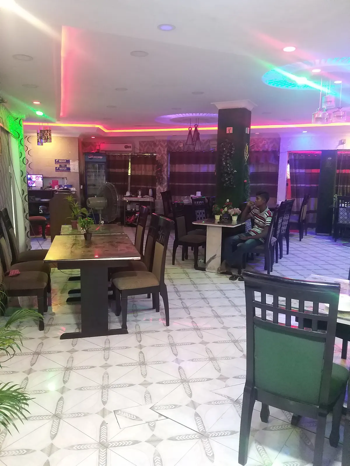 IMLII Thai and Chinese Restaurant — interior