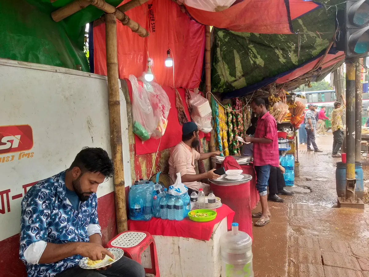 সাগর বিরিয়ানি হাউজ (Sagar Biryani House Healthy food on the sidewalk)