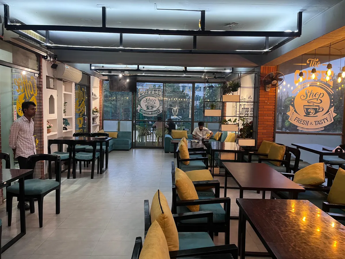 MoonRoof cafe & Restaurant