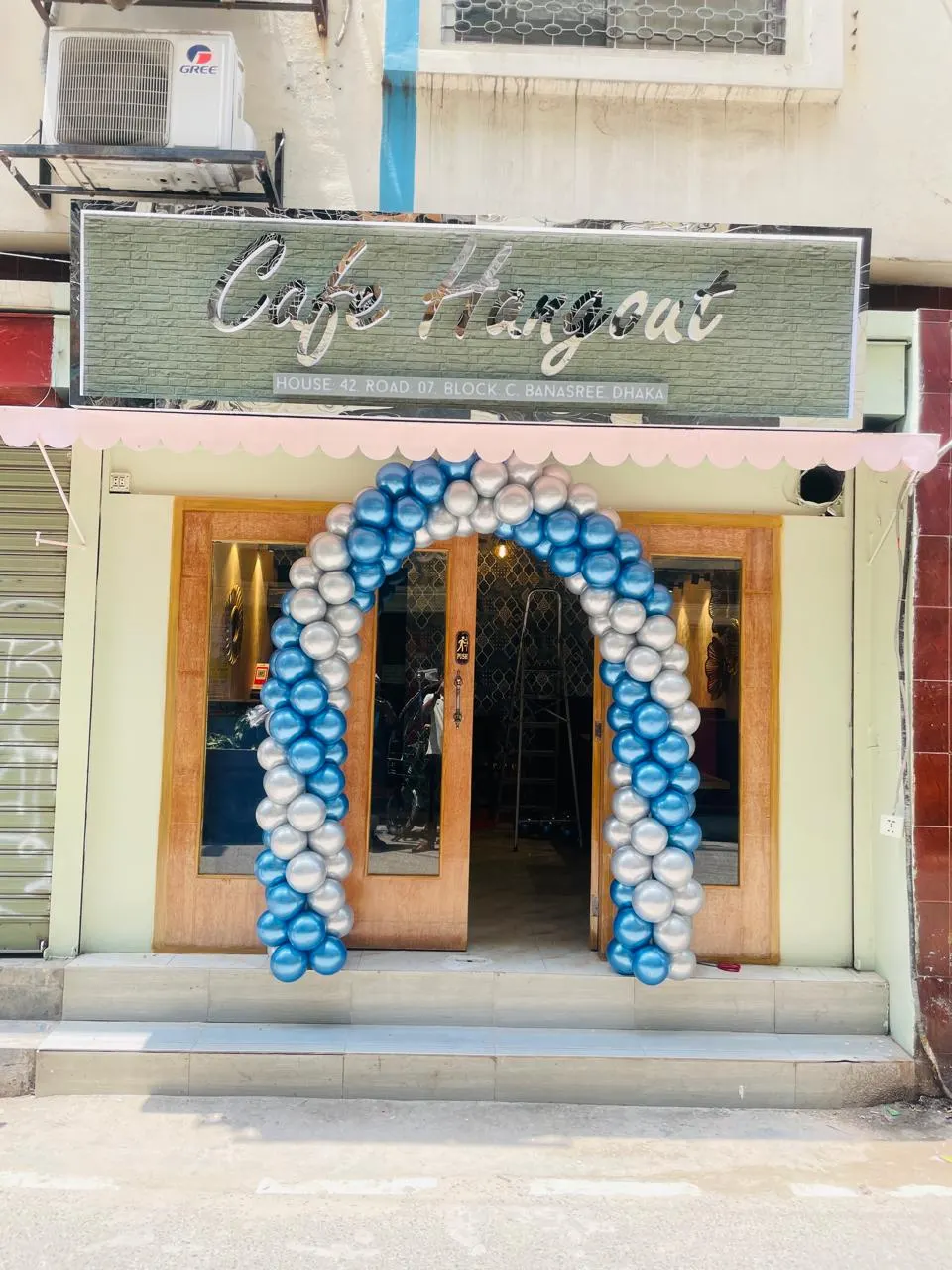 Cafe Hangout