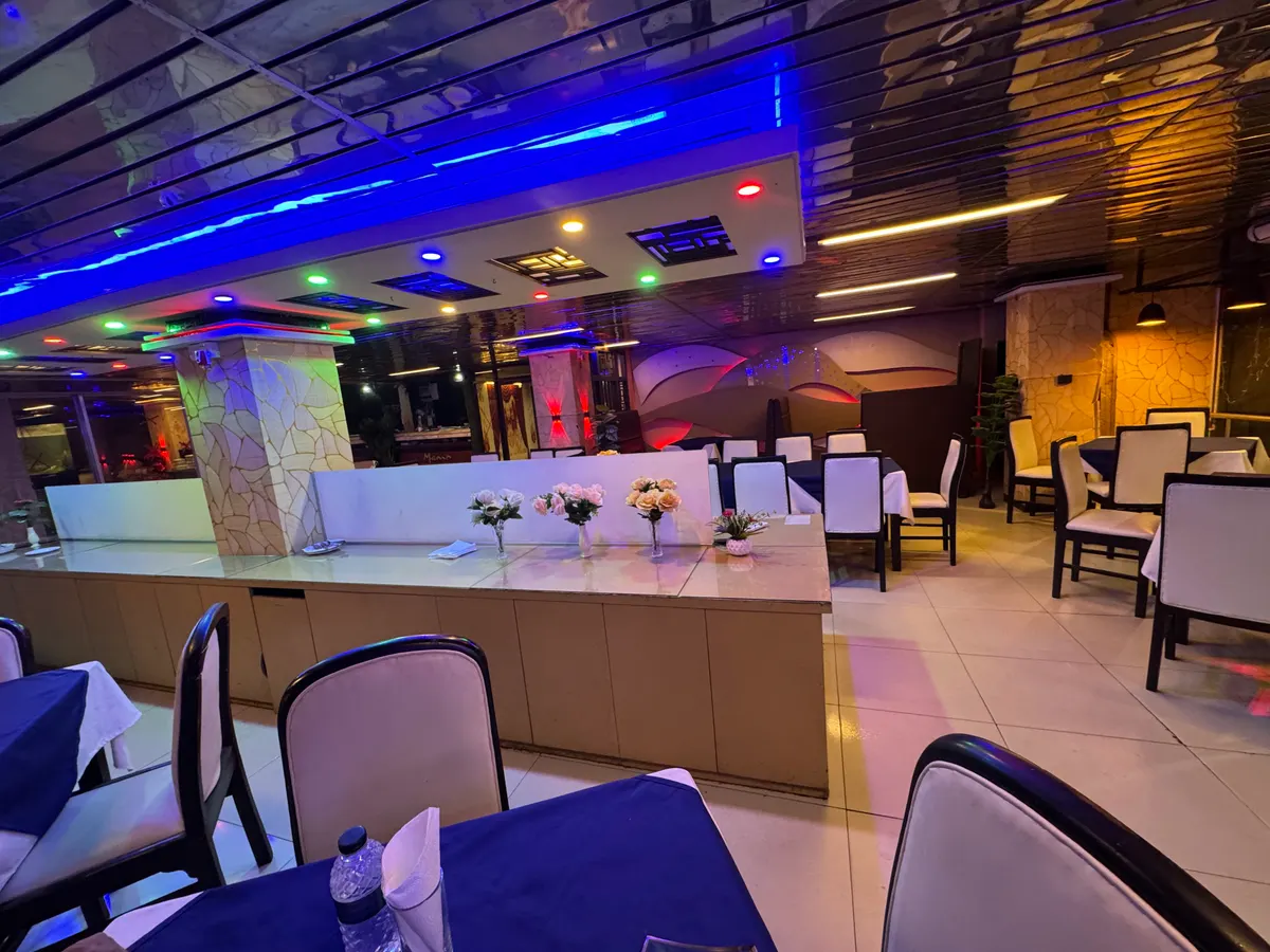 Manin Thai Chinese Restaurants and Bangla Party Center — interior