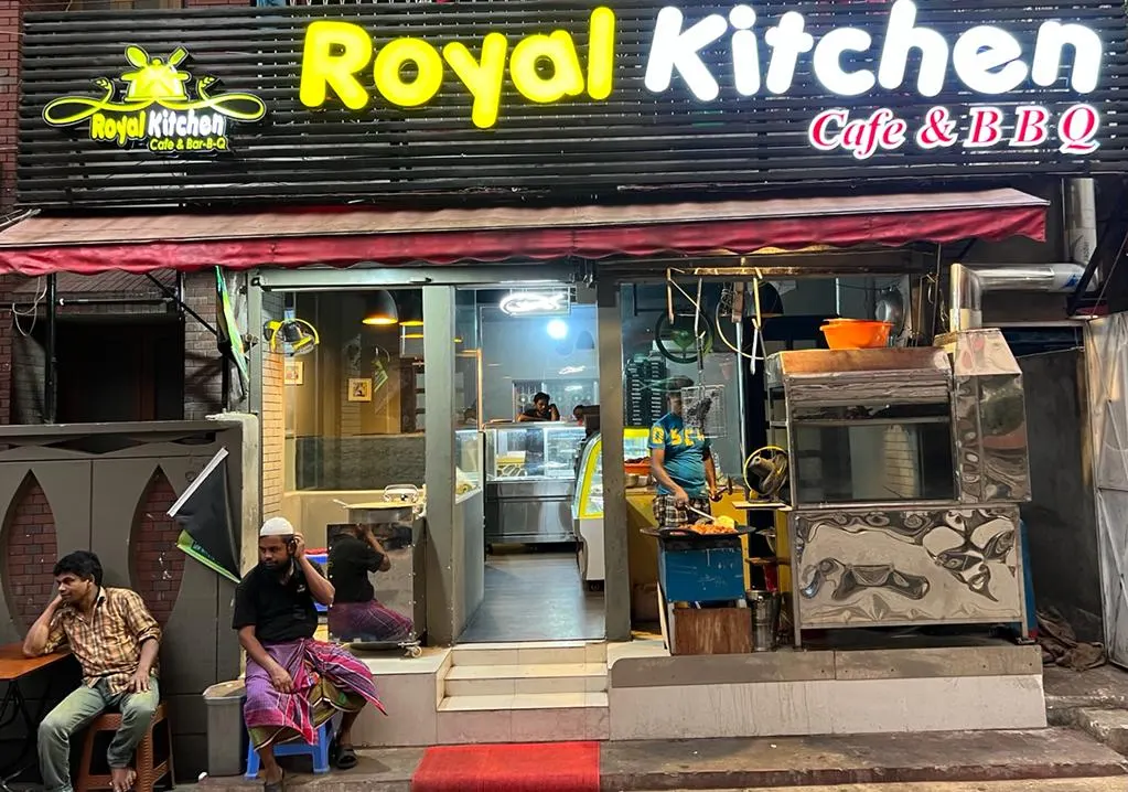 Royel Kitchen Cafe & BBQ ~ Wari