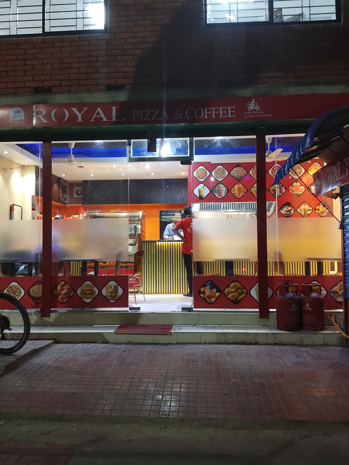 Royal Pizza & Cafe