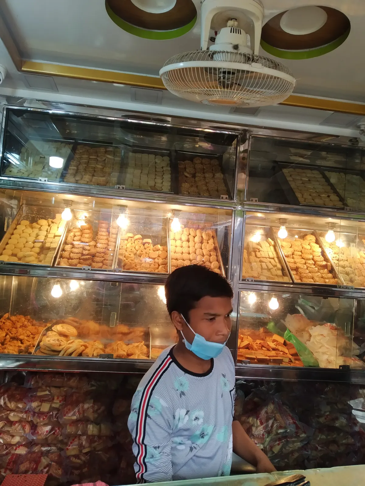 Aziz Bakery (আজিজ বেকারী)
