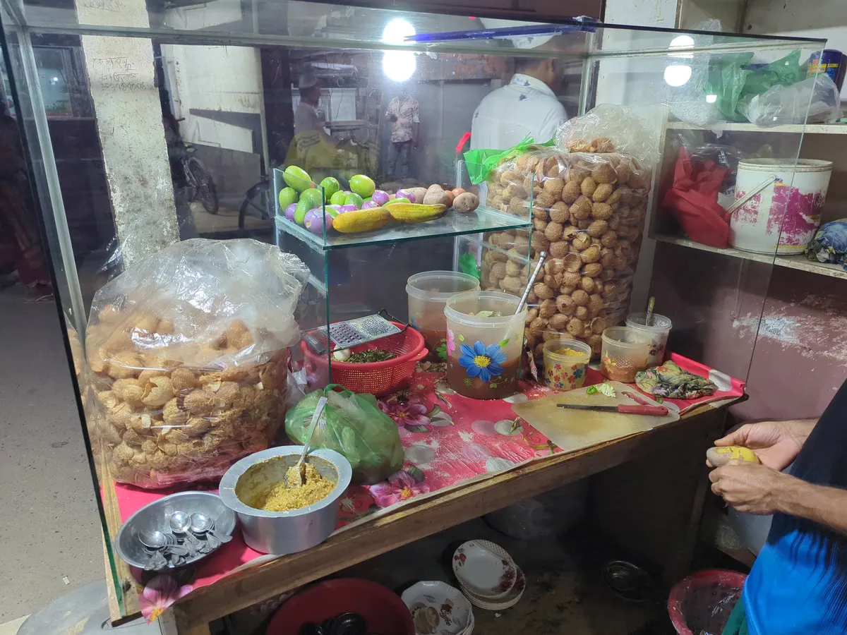 Rashid Mama'r Chotpoti & Fuchka