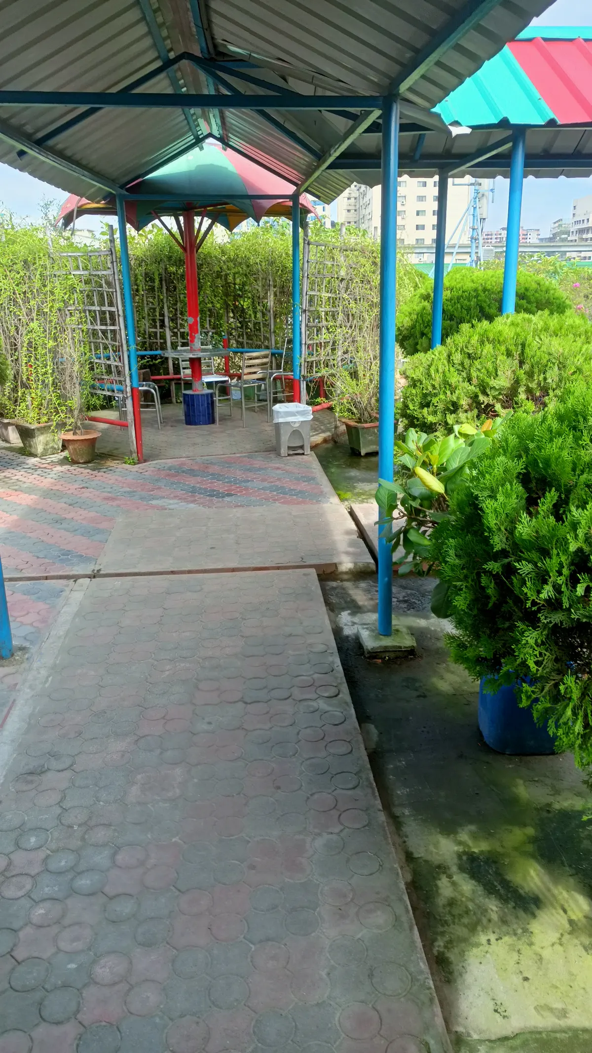 Roof Top Cafe, Ibrahim Cardiac — exterior