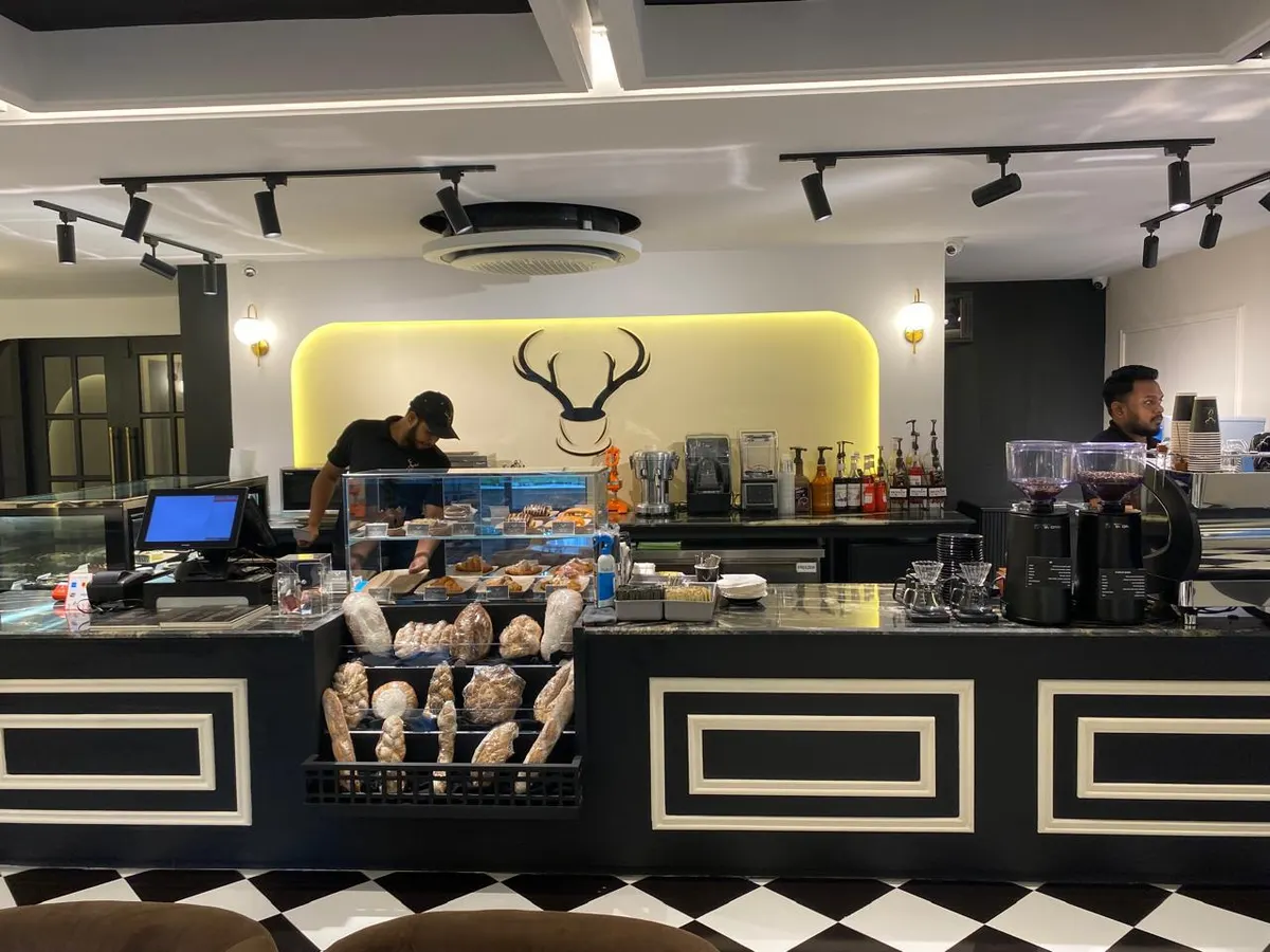 IZ Pâtisserie and Café - Gulshan 2 Branch