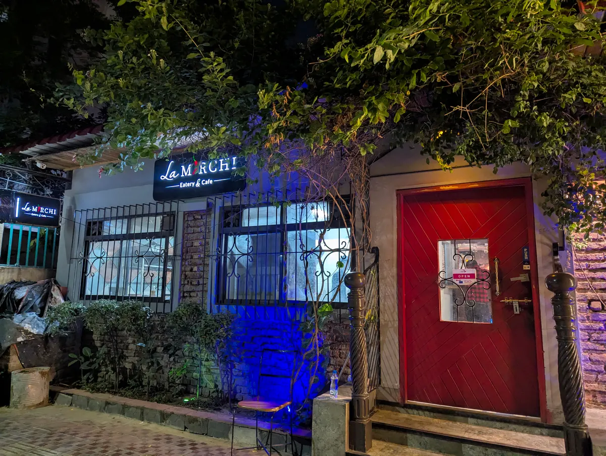 La Mirchi Eatery & Cafe