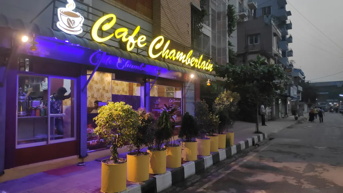 The Street Cafe