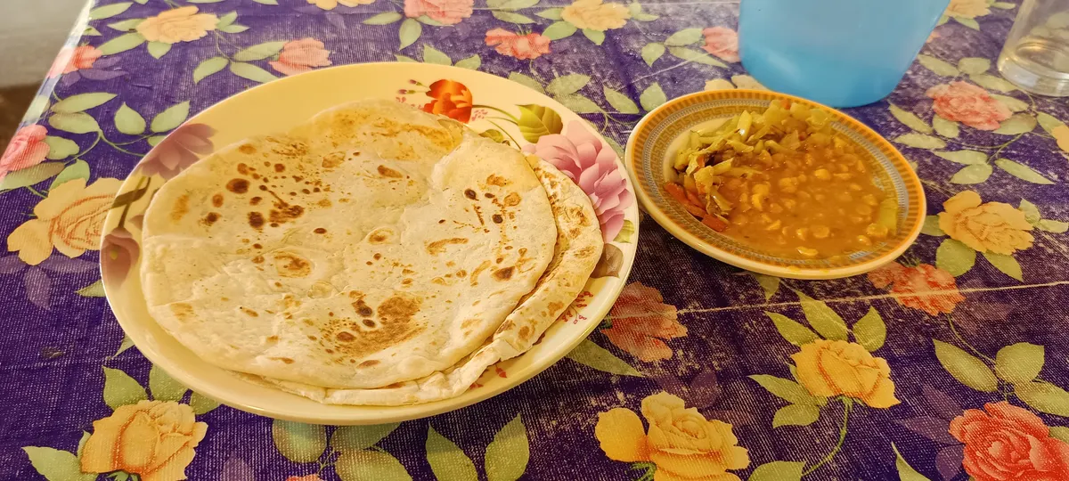 ক্যাফে রুচিরা হোটেল এন্ড রেস্টুরেন্ট Cafe Rucira Hotel & Restaurant