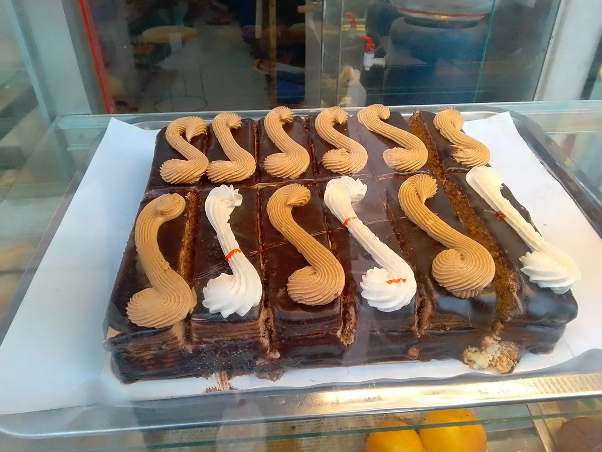 Pure Live Bakery & Sweets