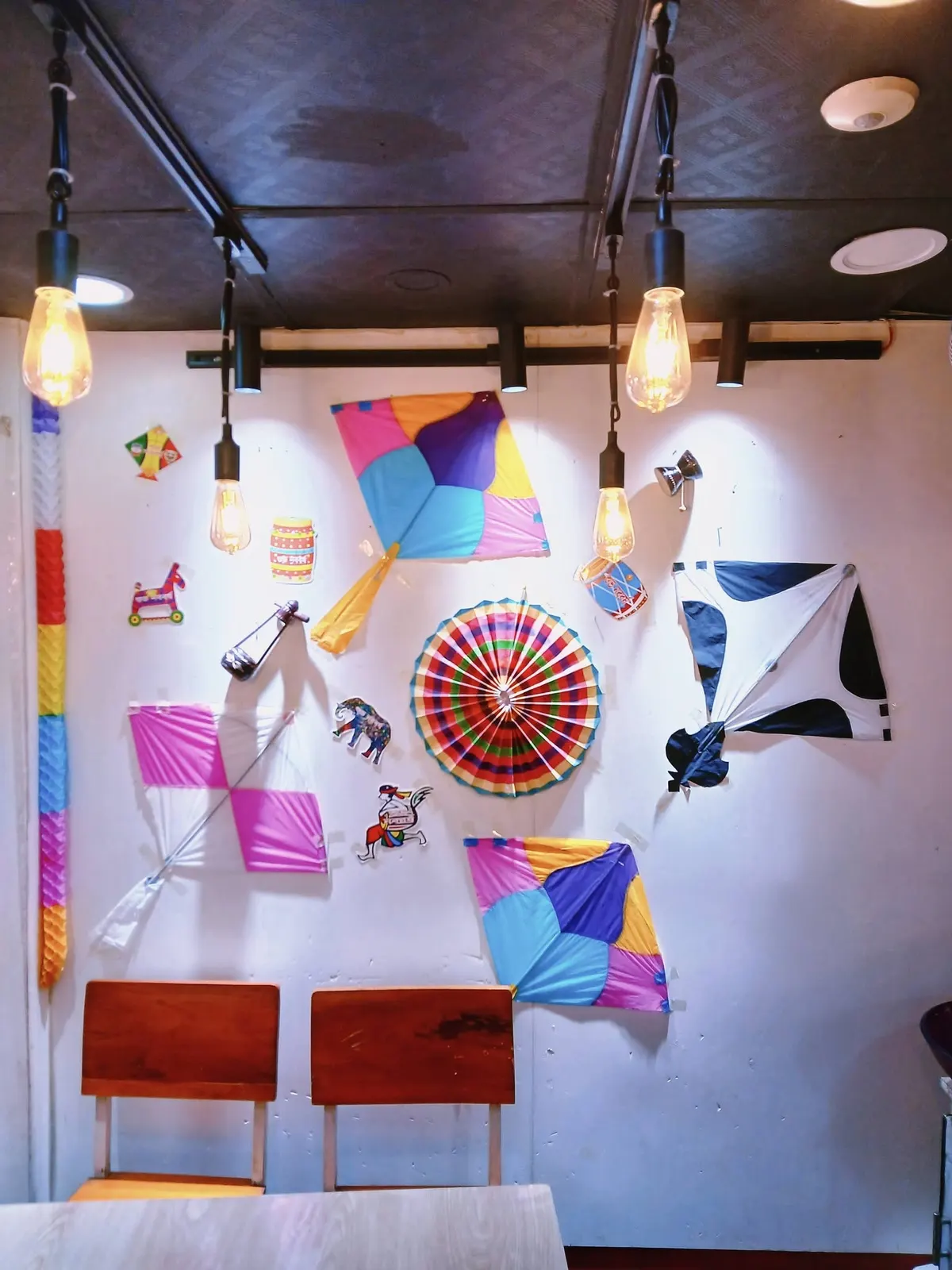 Red Bee Cafe — interior