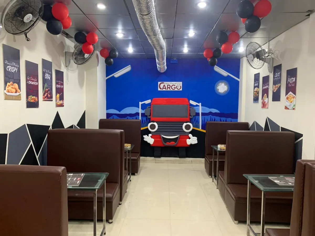 Fast Food Cargo — interior